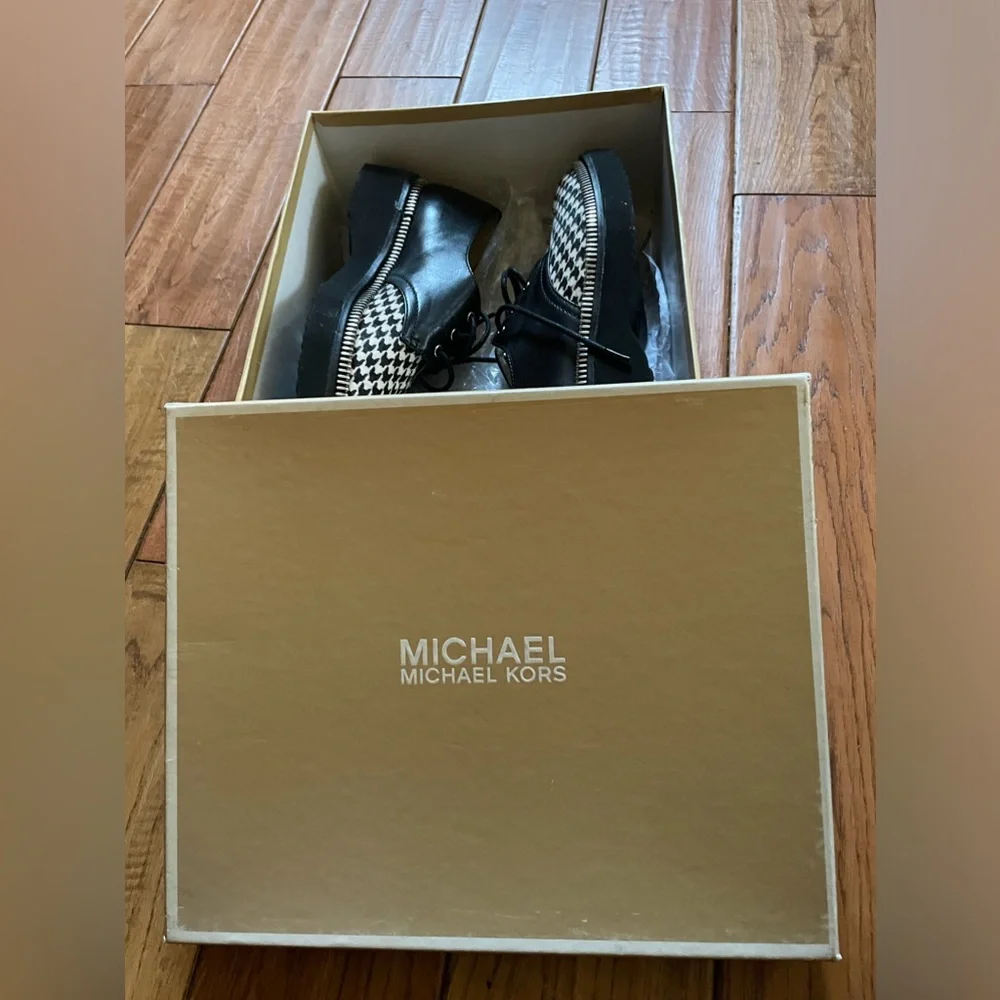 NWT  MICHAEL KORS GINGHAM PRINT LACED LOAFERS - CALF HAIR & LEATHER - SIZE 8 - Picture 2 of 6